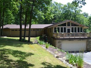 479 Lakepoint Dr, Barrington, IL 60010
