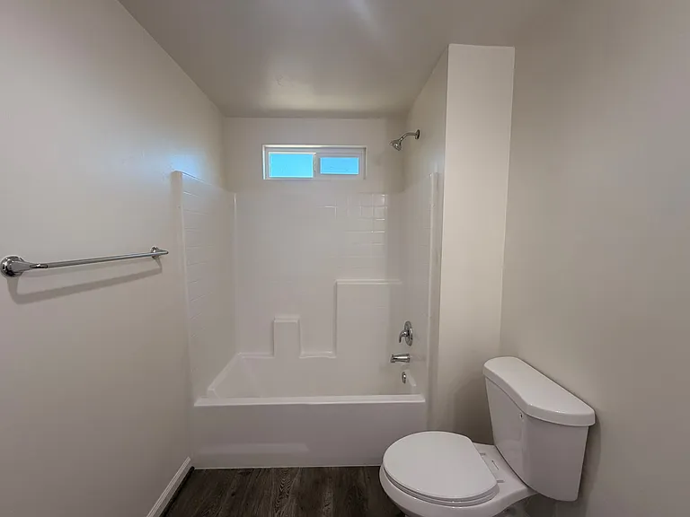 313 Airport Dr — Photo 10