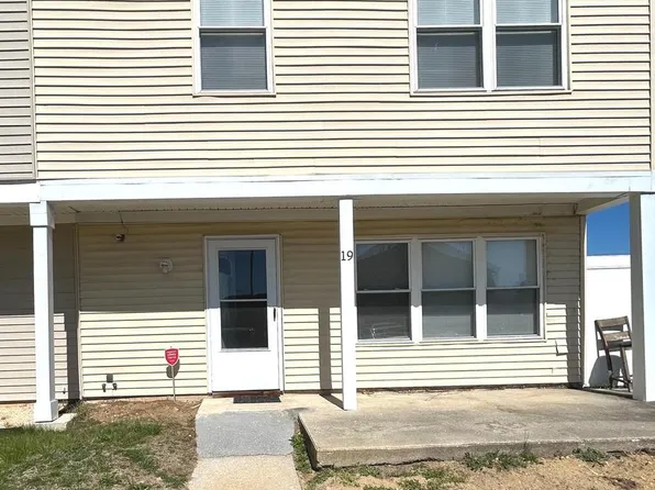 19 Lamont Ct, Sicklerville, NJ 08081