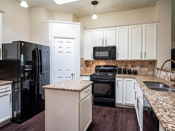 4th image of 1113 Taylor Ln