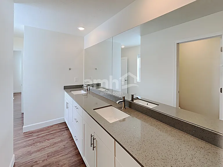 2388 E Frontier St — Photo 10