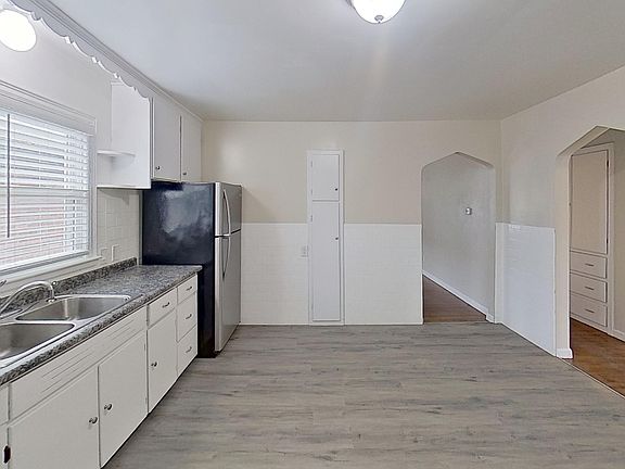 3rd image of 2490 Forest Ave Unit 1