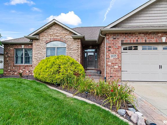 2nd image of 1035 Fountain Park Dr