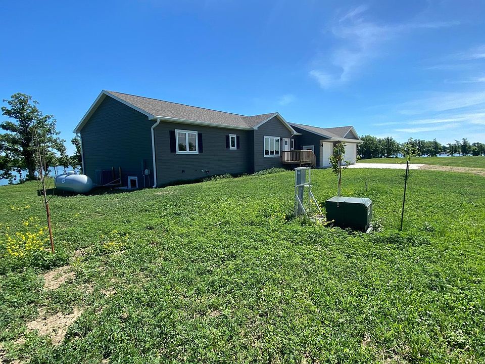 1st image of 10 Pelican Point Dr