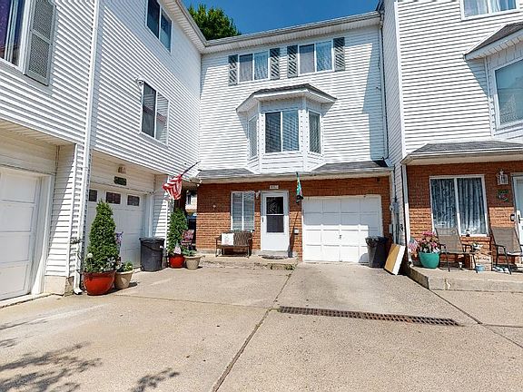 3rd image of 351 Aspen Knolls Way