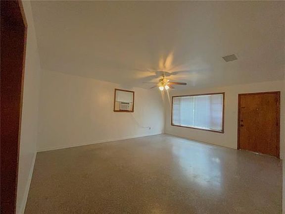 3rd image of 3652 Derbigny St