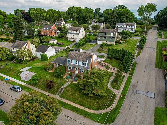 2nd image of 1 Lynwood Ave