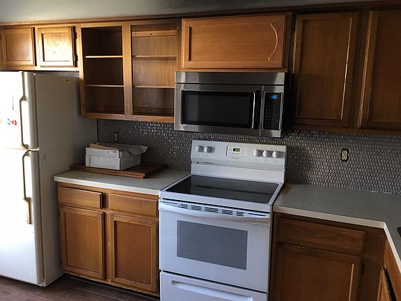 2nd image of 137 Jones Ln APT D