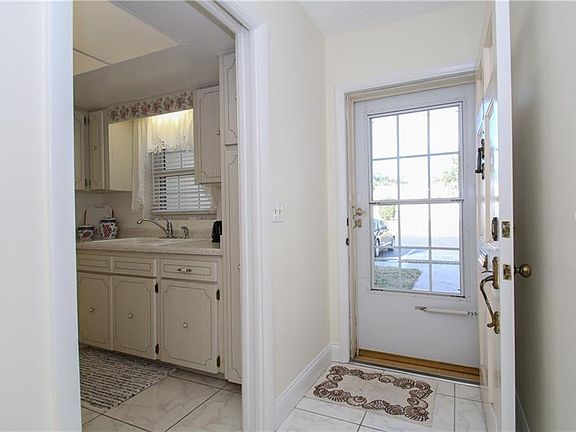 2nd image of 1648 Lake Ave Unit 3
