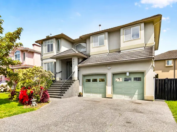 231 Suzuki St, New Westminster, BC V3M 6X2