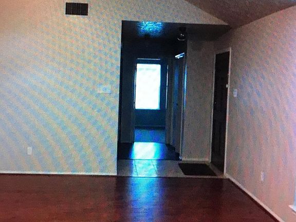 4th image of 4019 Lotus Dr