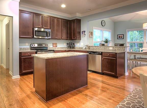 4th image of 4925 Amberwell Pl