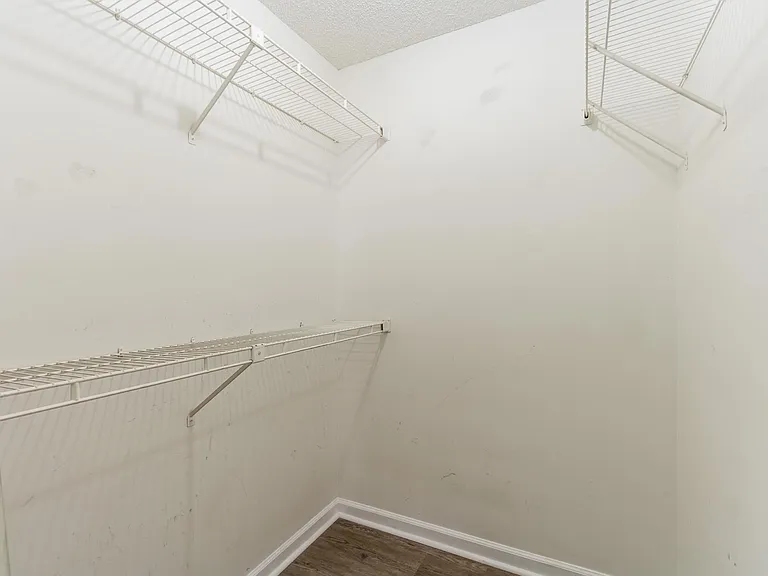 108 Dutch Dr — Photo 28