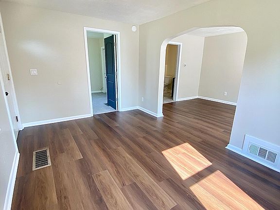 5th image of 322 W Fairfield Ave