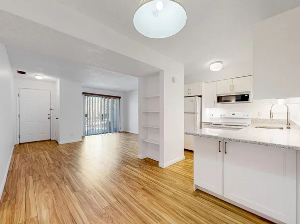 5300 E Cherry Creek Dr S #914, Denver, CO 80246