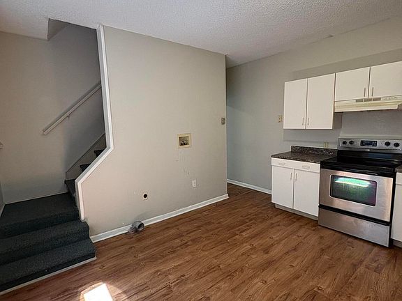 5th image of 54 Diamond Ave