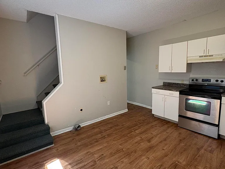 54 Diamond Ave — Photo 5