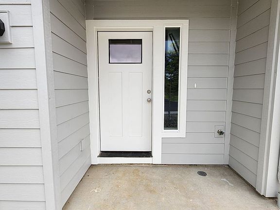 2nd image of 1014 Peach Rd Units A & B