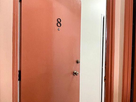 3rd image of 1436 Armacost Ave APT 8