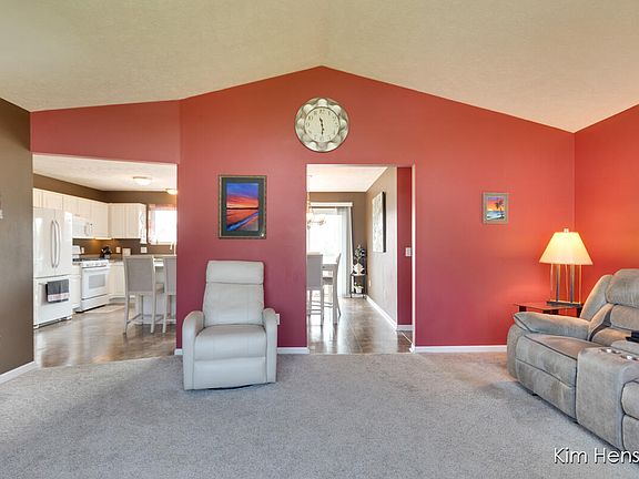 4th image of 7088 Quintara Dr NE