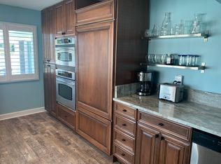 570 Tallahassee Dr NE, Saint Petersburg, FL 33702