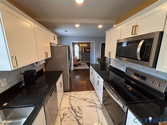 4th image of 3304 Carlton Rd