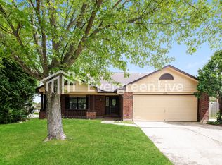 6780 Deer Meadows Dr, Dayton, OH 45424