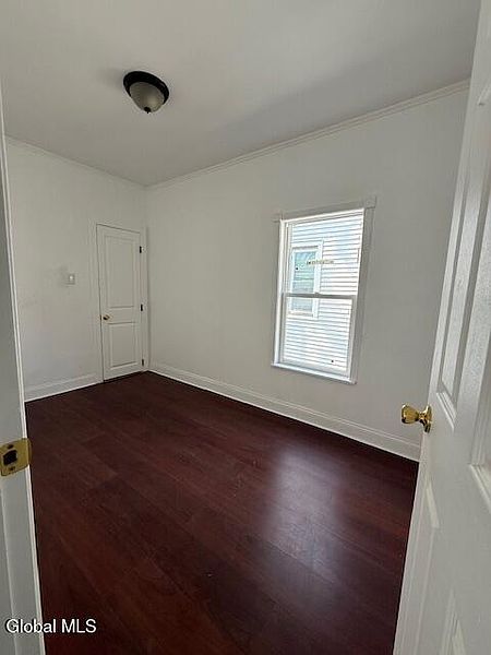 4th image of 183 Market Street