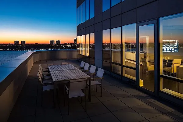 Rented by BLU Real Estate | media 33