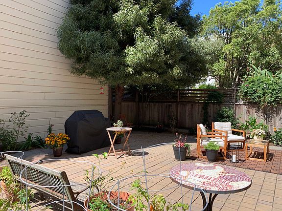 2nd image of 3015 Van Ness Ave APT 2
