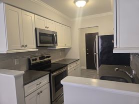 14 Waterbury Ave, Stamford, CT