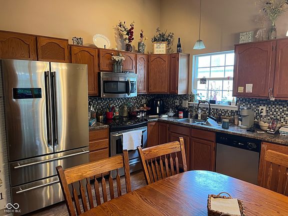 3rd image of 12235 Bearsdale Dr