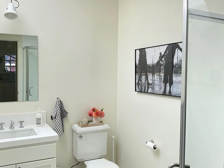 954 Broadway E #204 — Photo 16