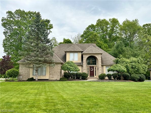 Warren OH Luxury Homes For Sale - 95 Homes | Zillow