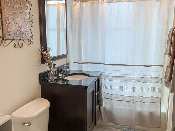 4th image of 3824 N Sheffield Ave #3N