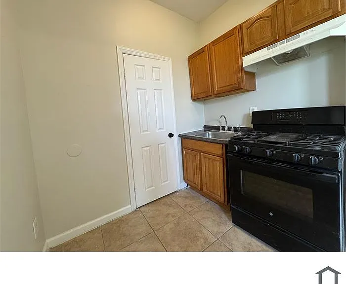 144 Johnson Ave #3F — Photo 4