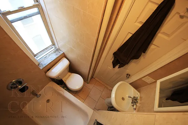 Rented by Kings Court Real Estate | media 30