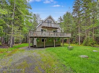 112 Thomas Ln, Gouldsboro, PA 18424