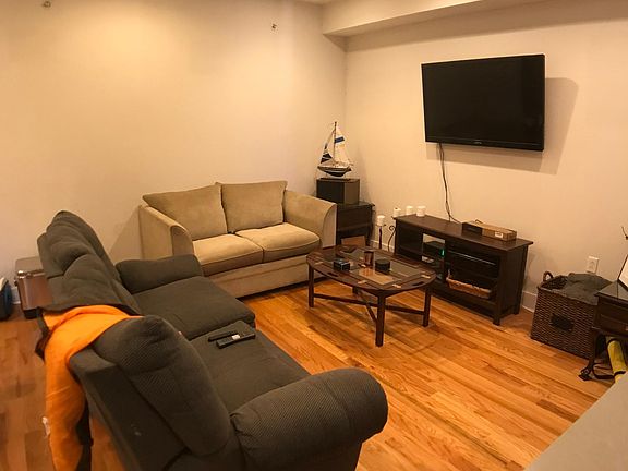 3rd image of 1603 Christian St APT 3