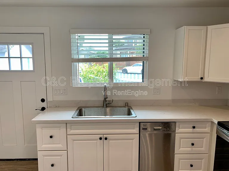 628 Eardley Ave — Photo 7