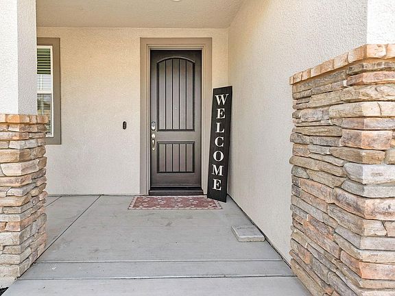 4th image of 2104 Melody Ln