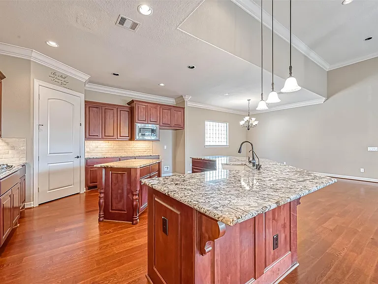5014 Fairford Dr — Photo 15