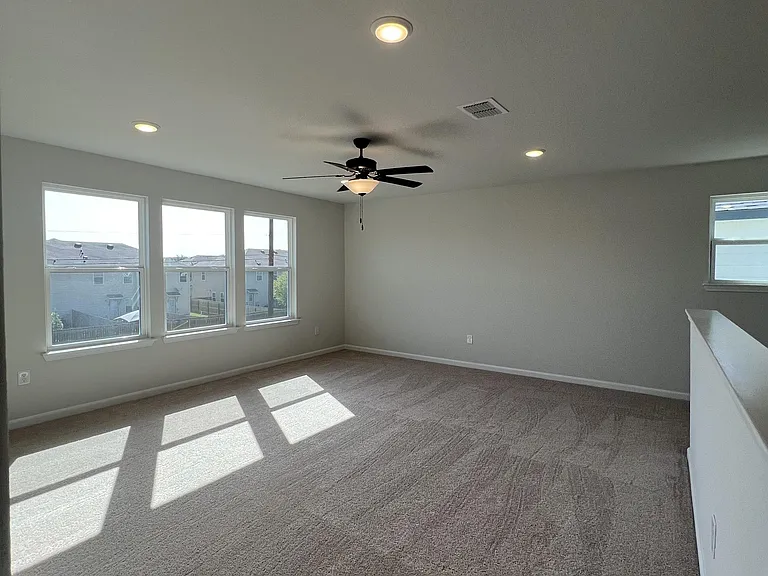 16630 Daylight Ln — Photo 32