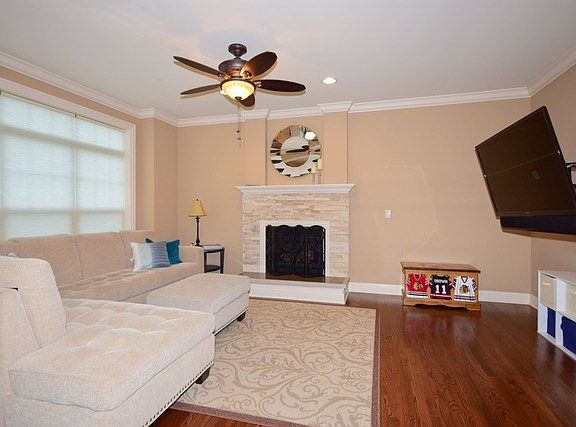 5th image of 440 Arbor Ln