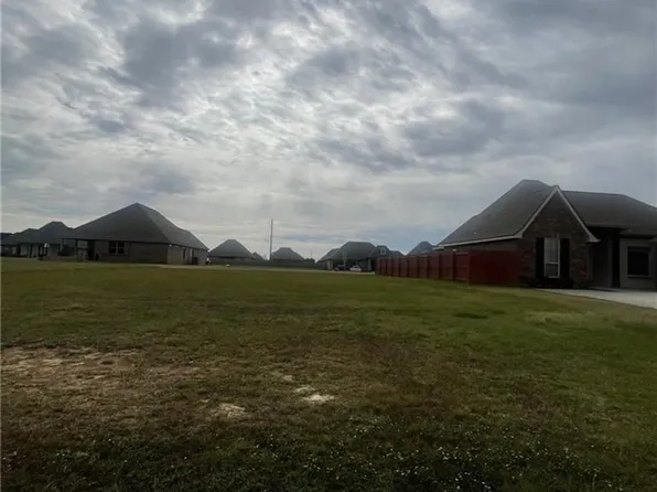 2513 S Crest Dr, Lake Charles, LA 70605