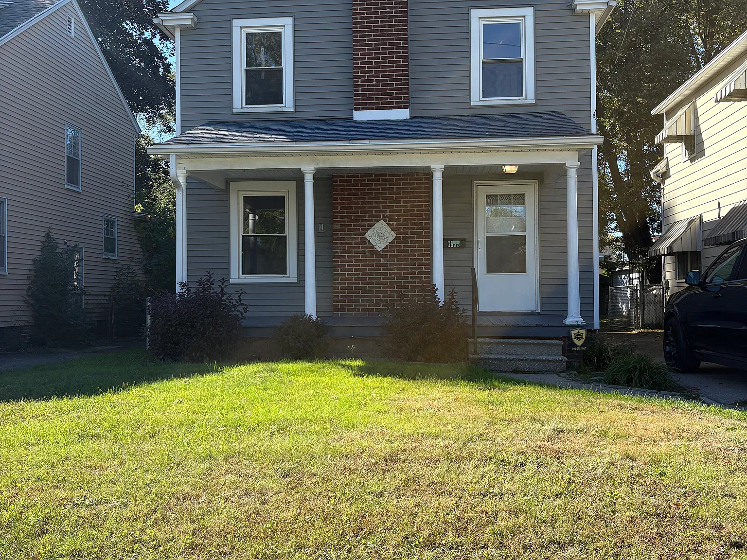 3 bed, 1243 sqft, $1,295 — Photo 1