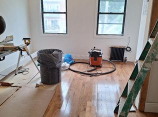 25-50 23rd St #2R, Astoria, NY 11102
