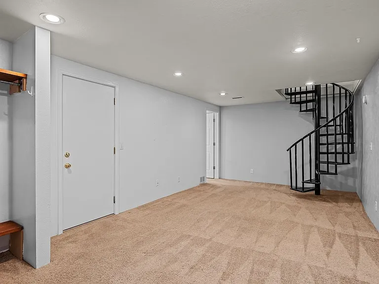 1393 S Grant St — Photo 20