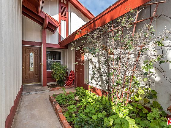 4th image of 27425 Laurel Glen Cir
