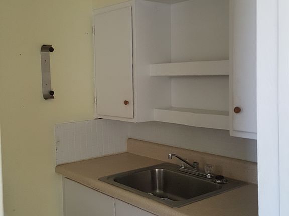 2nd image of 802 N Federal Hwy APT 3